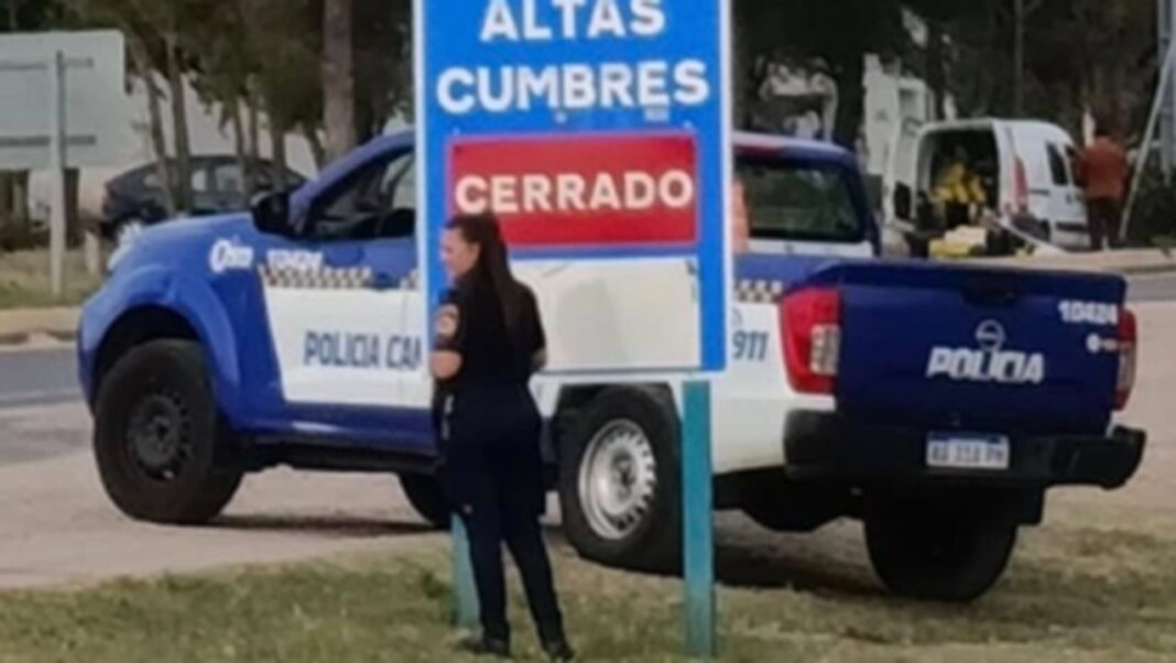 Trabajos de evaluación y reparación en el Camino de las Altas Cumbres, Córdoba, tras detectarse un hundimiento.