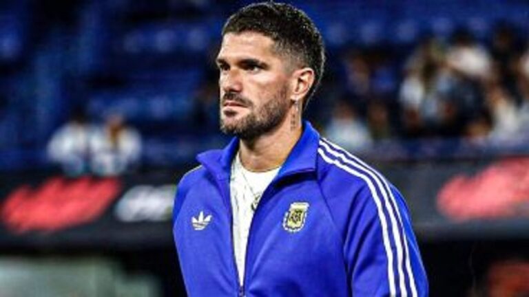 Rodrigo De Paul hablando en conferencia de prensa tras el partido Argentina vs Zambia.