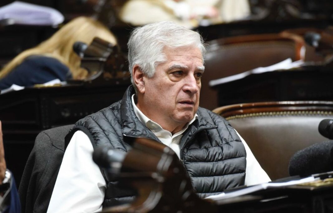 Los diputados cordobeses Juan Brügge y Carlos Gutiérrez en el Congreso.