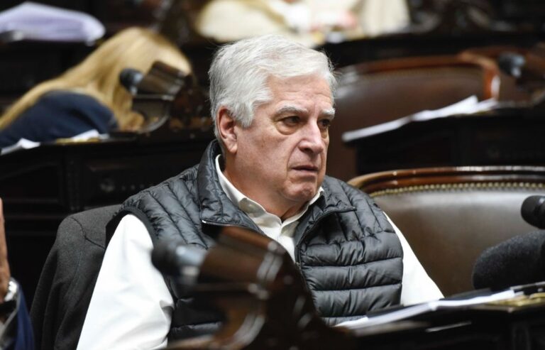 Los diputados cordobeses Juan Brügge y Carlos Gutiérrez en el Congreso.