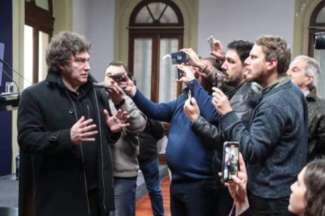 Periodistas en una reunión sindical durante el Congreso de FATPREN en Carlos Paz, Córdoba