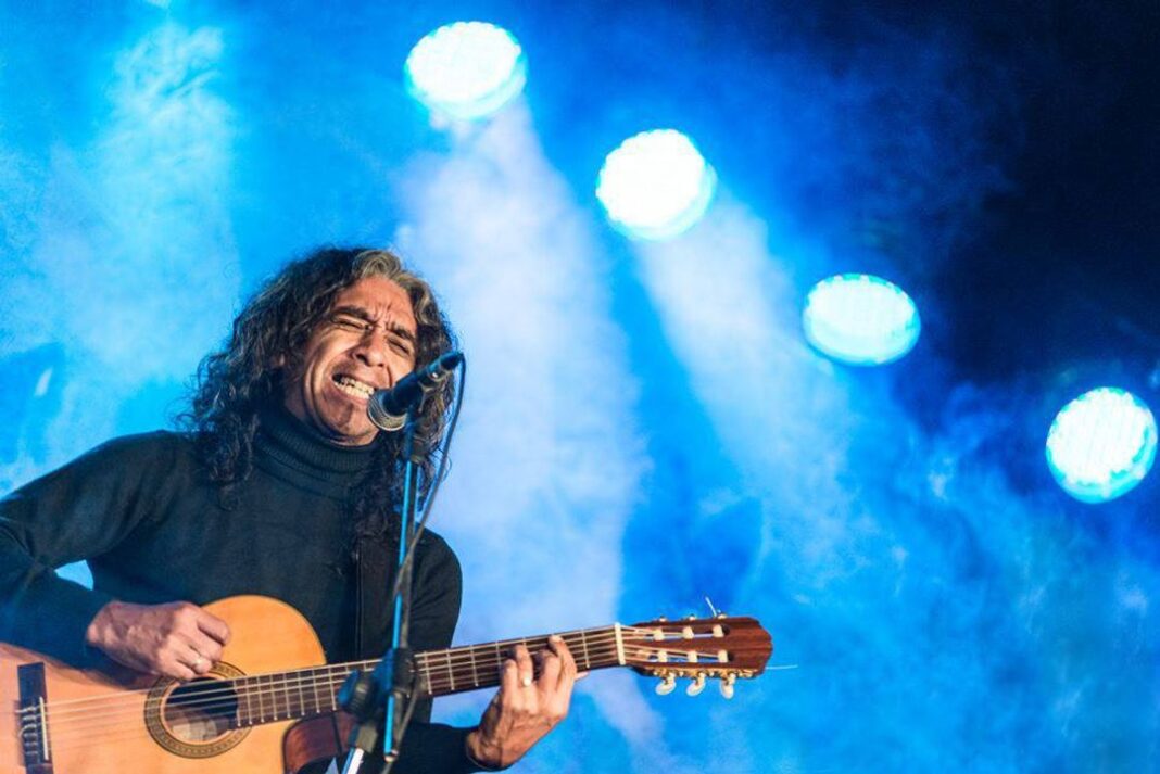 Escena del documental Pulsando la vida con Marcelino Azaguate en la región de Cuyo