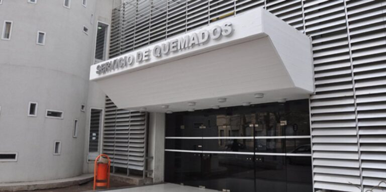 Imagen referencial de una vivienda con daños por incendio en barrio cordobés