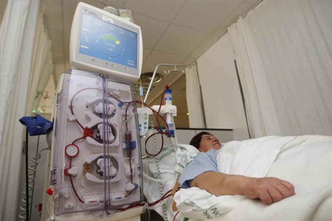 Profesionales de la salud en una reunión de la asociación APPAMIA