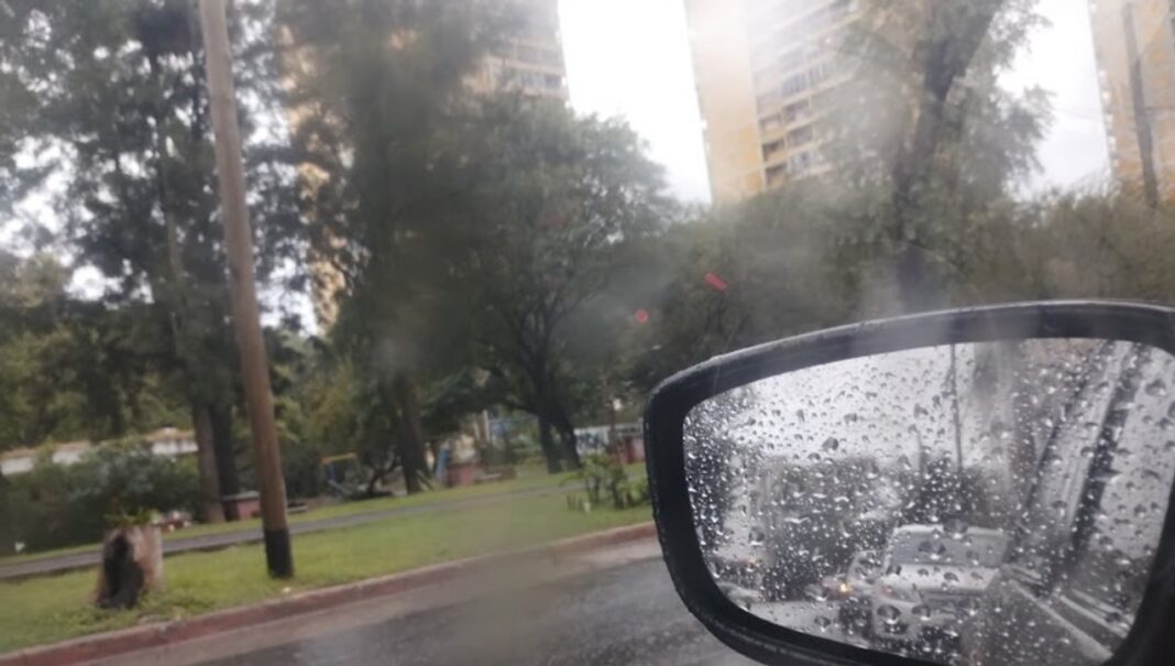 Mapa del pronóstico del tiempo con nubes y lluvia sobre la provincia de Córdoba