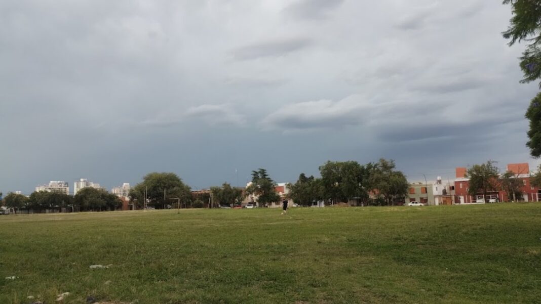 Mapa del pronóstico del tiempo mostrando nubosidad y lluvias sobre la provincia de Córdoba