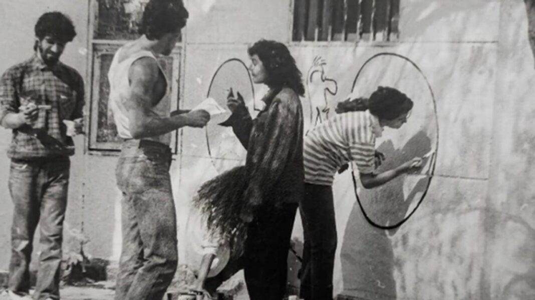 Pasillo del antiguo edificio de la Escuela de Ciencias de la Información en la Ciudad Universitaria de Córdoba.