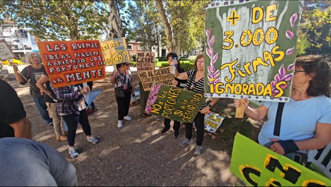 Vecinos de Villa Allende se manifiestan frente al Tribunal Superior de Justicia de Córdoba