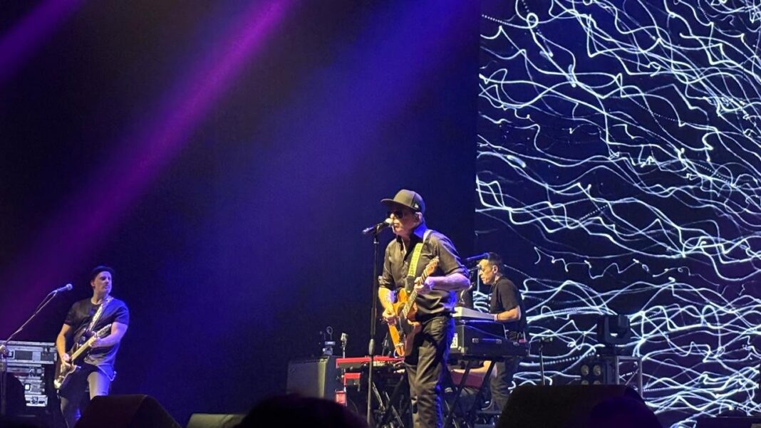Andrés Calamaro en el escenario de La Plaza de la Música, Córdoba