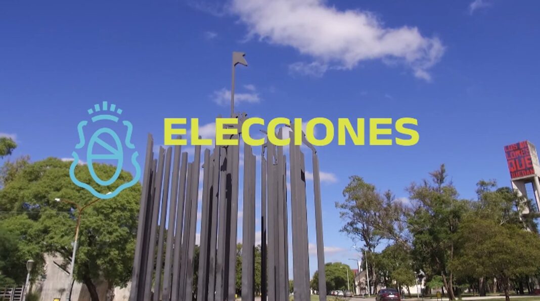 Candidatos al rectorado de la UNC debatiendo en los estudios de los SRT
