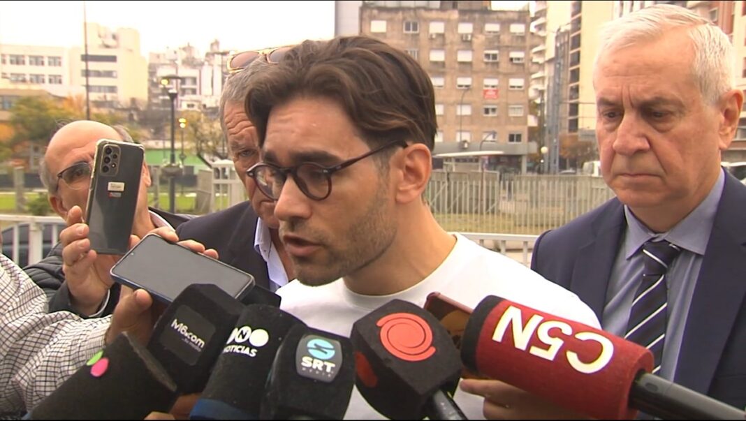 Facundo Macarrón habla ante la prensa en la Legislatura de Córdoba durante el jury a los fiscales del caso Dalmasso