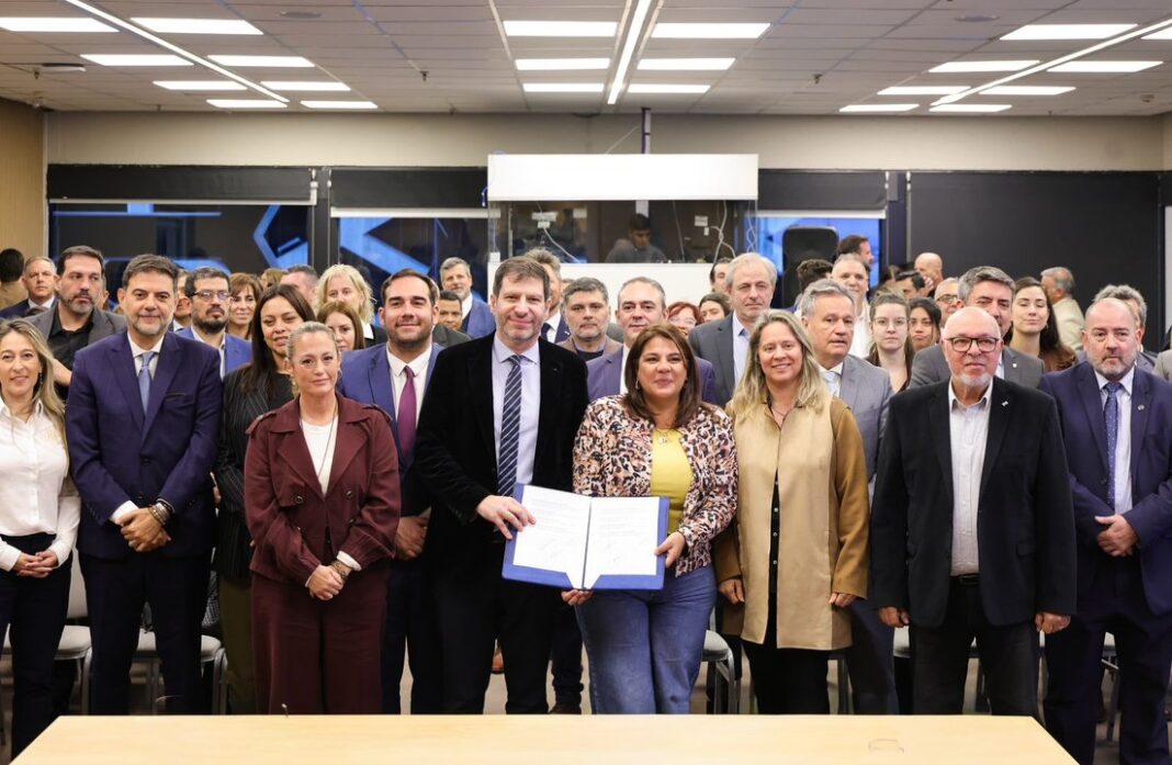 Firma del protocolo de actuación en el Servicio Penitenciario de Córdoba entre autoridades del Colegio de Abogados y el Ministerio de Justicia
