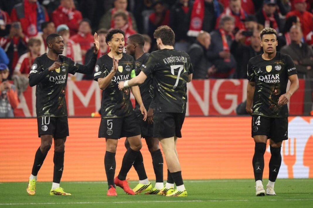 Jugadores del PSG celebrando el pase a la final de la Champions League tras empatar con Bayern Múnich