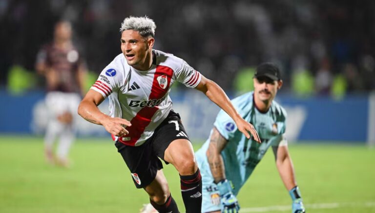 Jugadores de River Plate celebrando el gol del triunfo ante Carabobo en la Copa Sudamericana