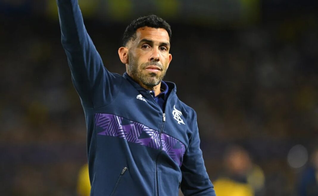 Carlos Tévez durante su etapa como entrenador de Talleres